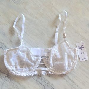 NWT Gilly Hicks Bra